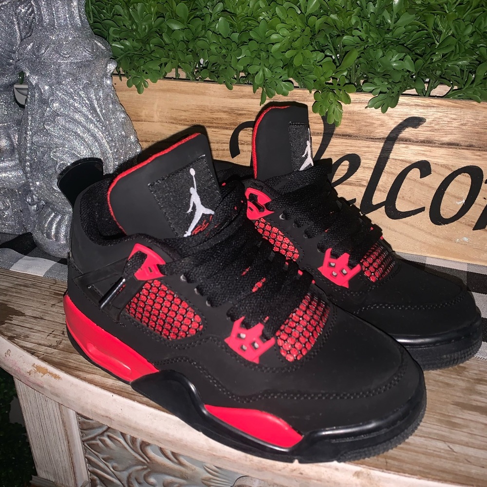 Rep jordan 4 red thunders